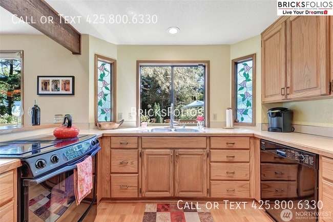 Photo - Remarkable Redmond Home - Walk to Microsoft and Parks!