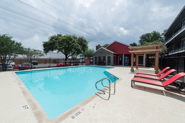 Photo - 6808 S I-35 Frontage Rd Unit 111