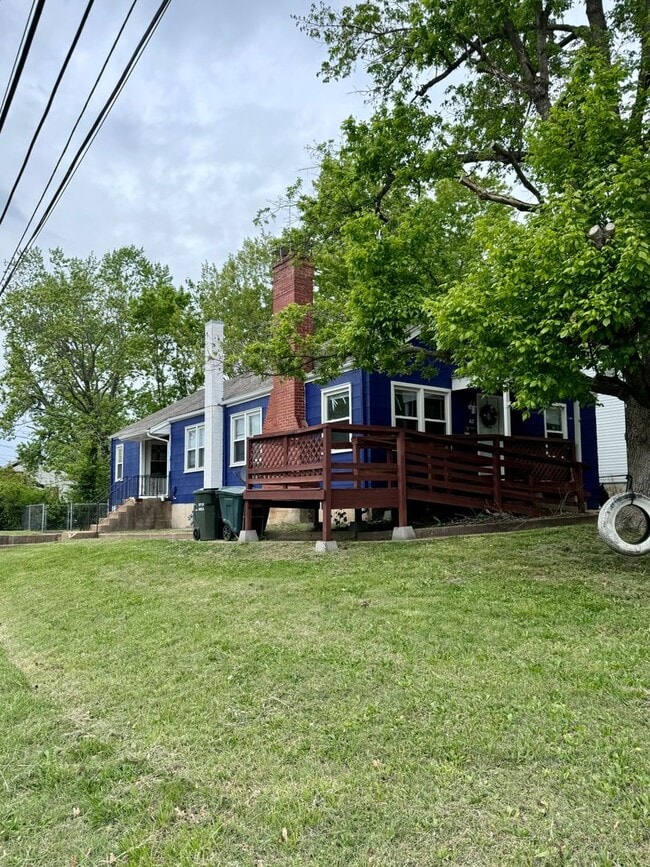 Building Photo - 1497-MF2-E3 Unit A