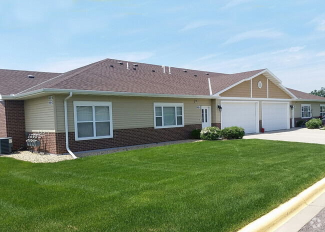 Building Photo - Pinecone Villas Rental