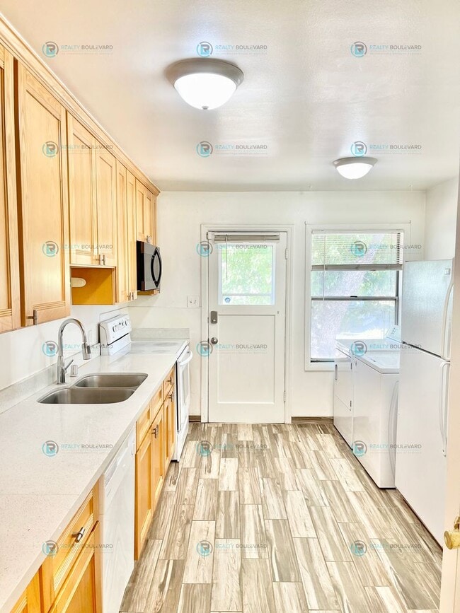 Photo - 90 Arden Cir