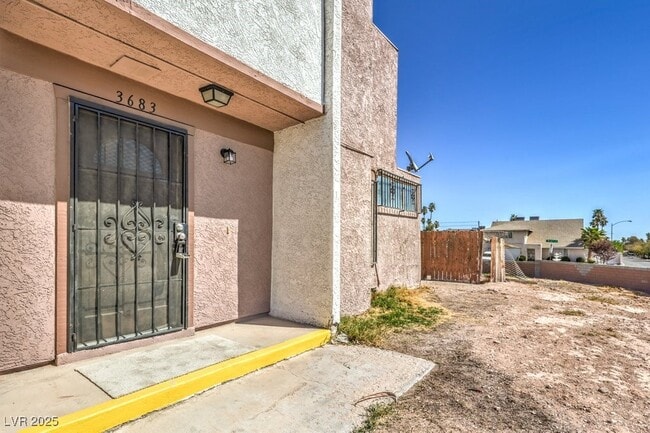 Building Photo - 3683 Villa Knolls E Dr Rental