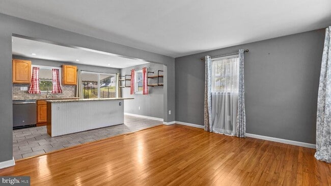 Photo - 203 Ashwood Way