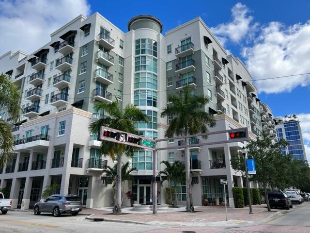Building Photo - 600 S Dixie Hwy Unit 752 Rental