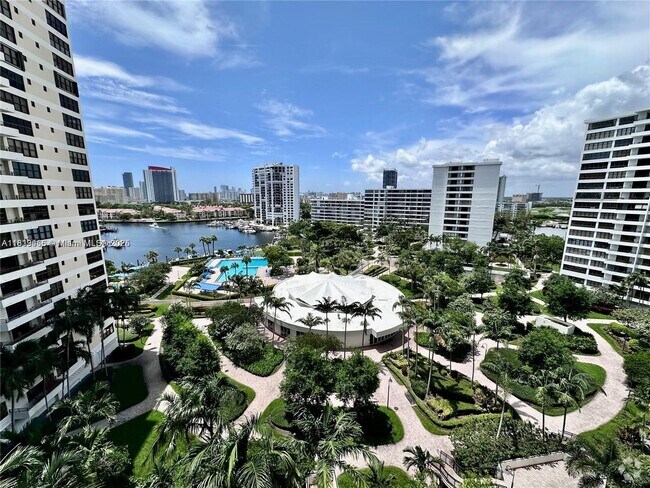 Building Photo - 2500 Parkview Dr Unit 1215 Rental