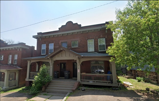 Building Photo - 623-625 N 10th Ave E Unit 623 N 10th Ave E