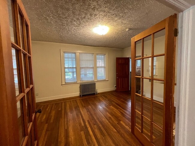 Building Photo - 27-29 Cottage Street Unit Apt #1F