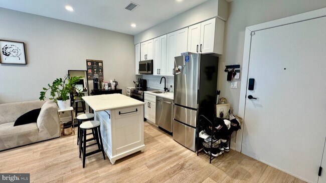 Photo - 1016 17th Pl NE Unit 301