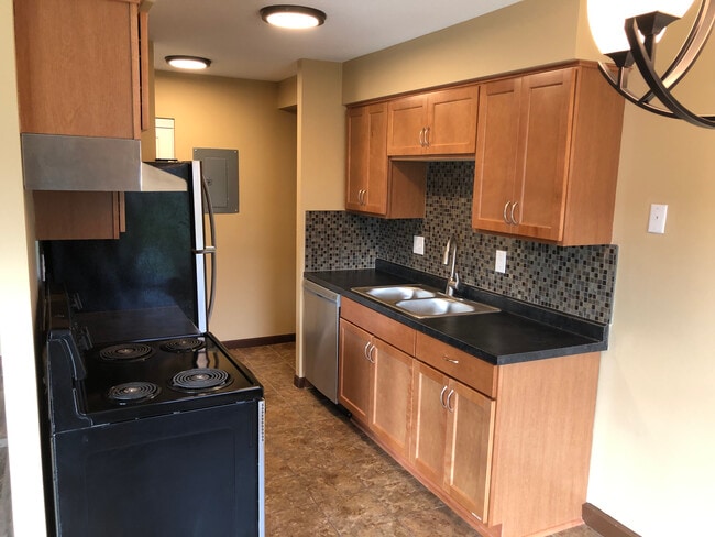 Photo - 800 6th St S Unit 800 6th Street South 2 Hopkins, MN 55343