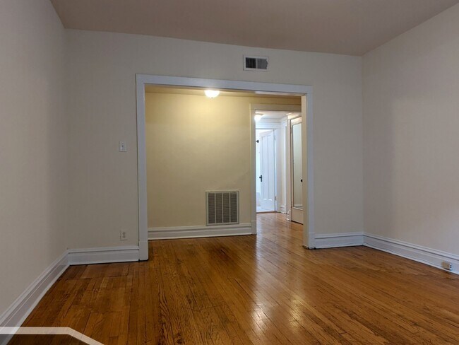 Photo - 2524 N Kedzie Blvd Unidad 3E Rental