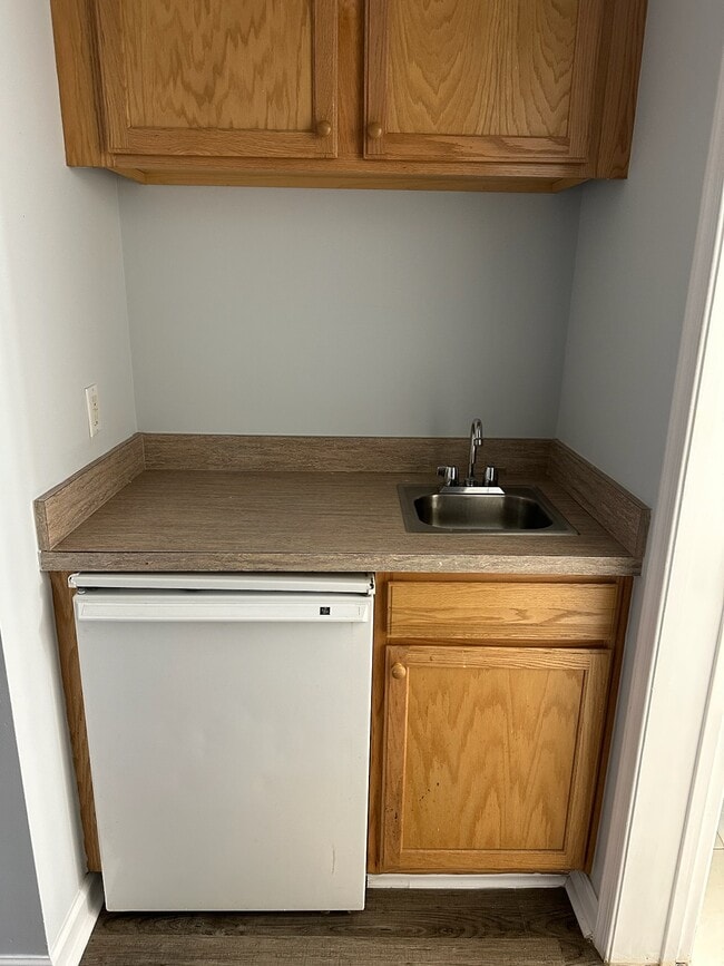 Photo - 8336 Mulligan Cir Unit 2012 Side B