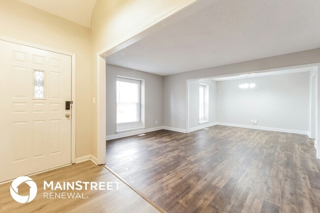 Photo - 15347 Newton Dr