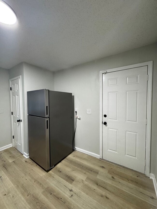 Photo - 3bed/2bath freshly renovated home!