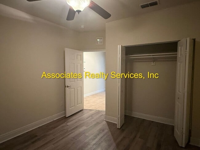 Photo - Lionsgate  #214 Unidad LG214