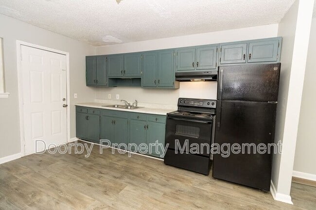 Photo - 7823 Basswood Ln