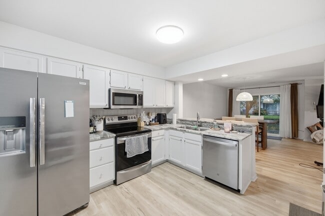 1305 Tuckaway Reach