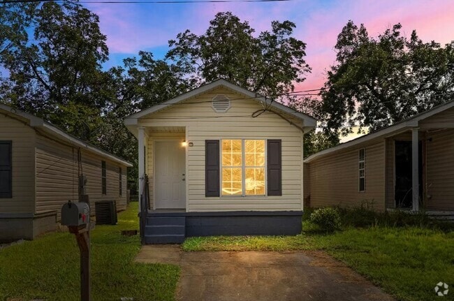 Building Photo - 725 3rd Ave N Unit B Rental