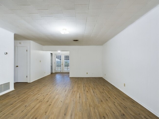 Photo - 100 NW Hills Dr Unidad 19