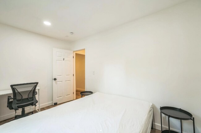 Photo - 364 Adelle St SE