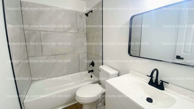 Photo - 428 N Oak St