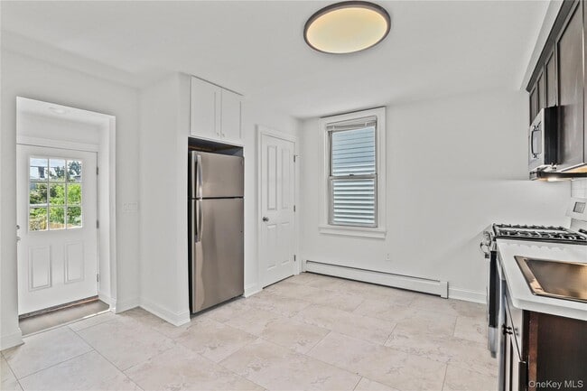 Photo - 148 Beekman Ave