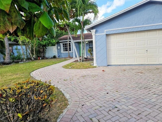 Photo - 7601 Kimberly Blvd