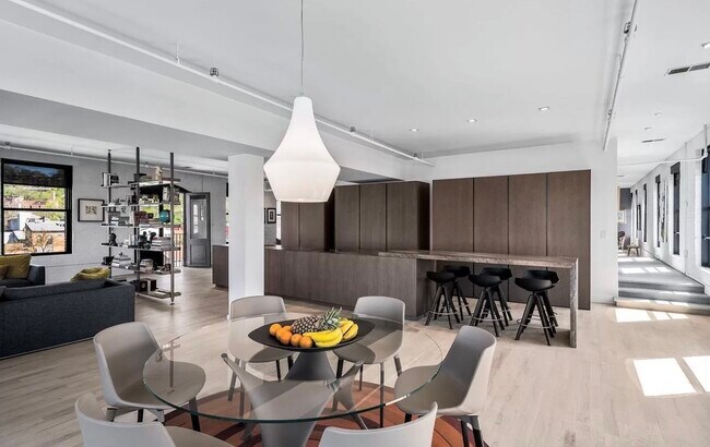 Photo - 1908 Dunlap St Unit #4