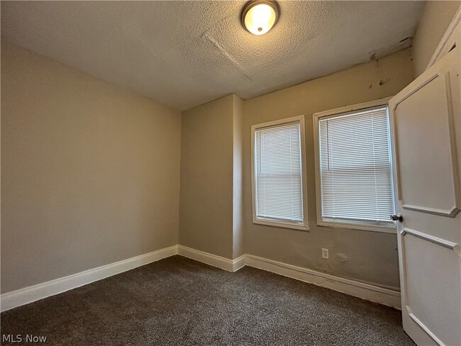 Photo - 11125 Forest Ave