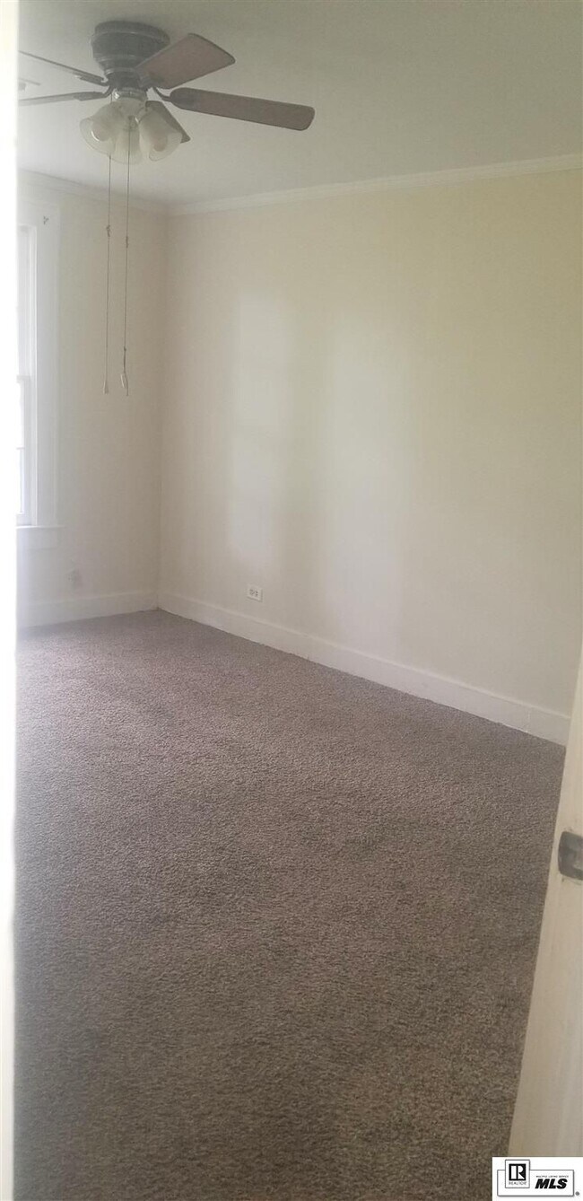 Photo - 1202 N McGuire Ave Casa