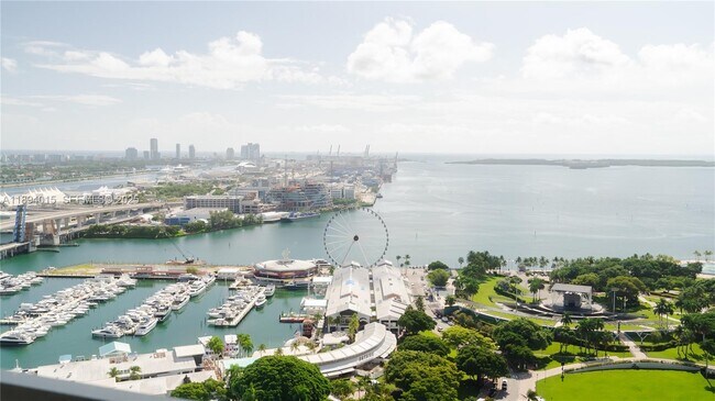 Building Photo - 398 NE 5th St Unit 2615