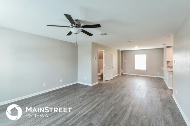 Photo - 6107 Lakefront