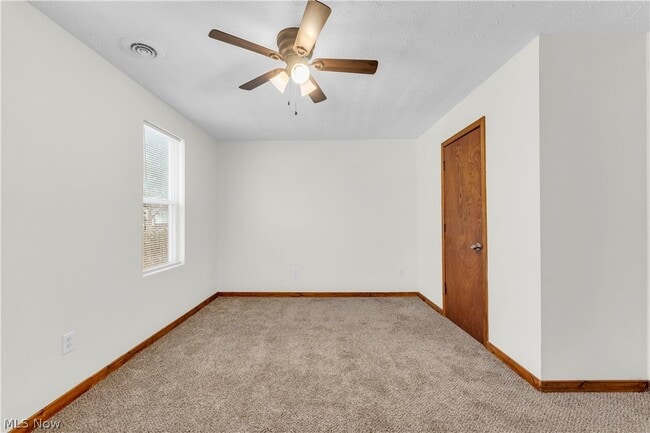 Photo - 1923 W 77th St