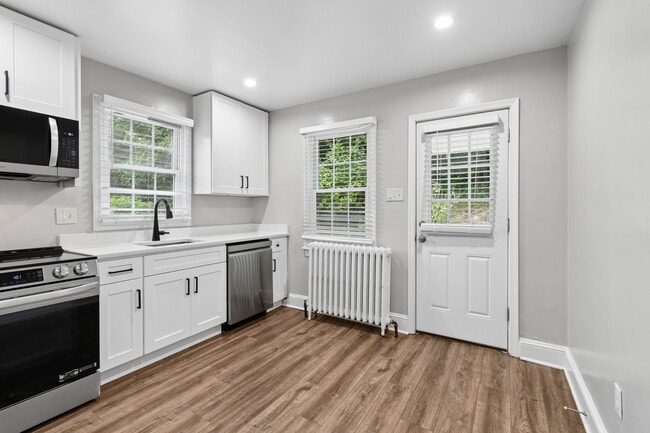 Photo - 2153 N Taylor St