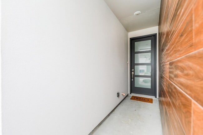 Photo - 9921 Borna Dr