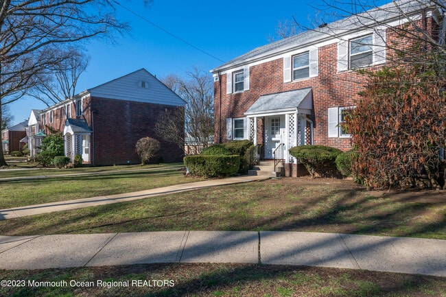 Photo - 19 Manor Dr