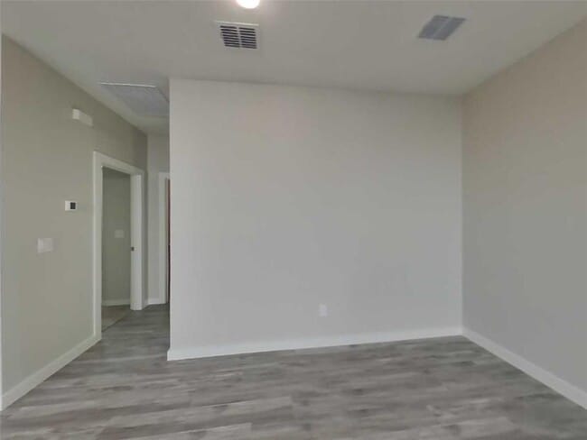 Photo - 612 Lindheimer Ln