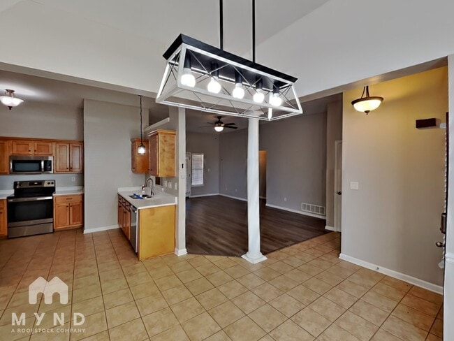 Photo - 5854 Lindsay Cove