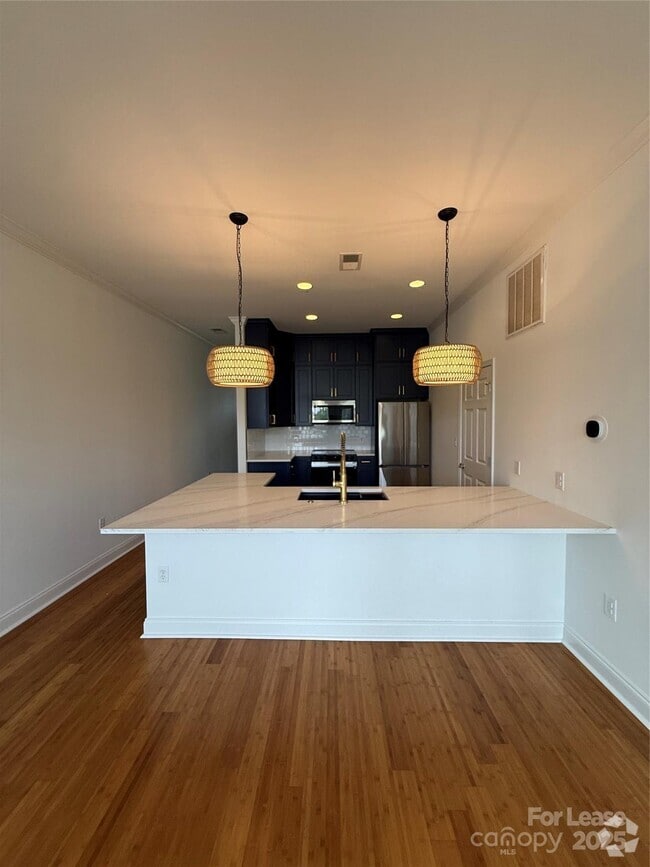 Building Photo - 234 Park Square Pl Rental