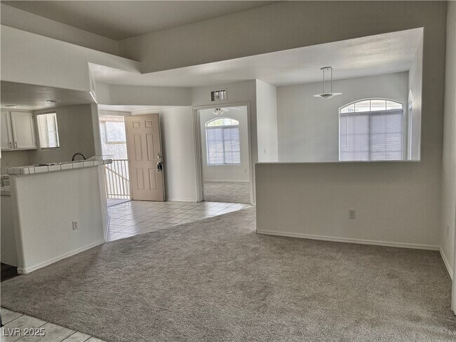 Building Photo - 7400 W Flamingo Rd Unit 2022