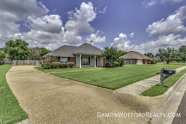 Photo - 131 Hunters Row