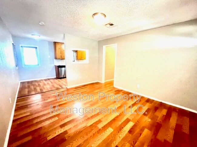 Photo - 413 Reed Pl