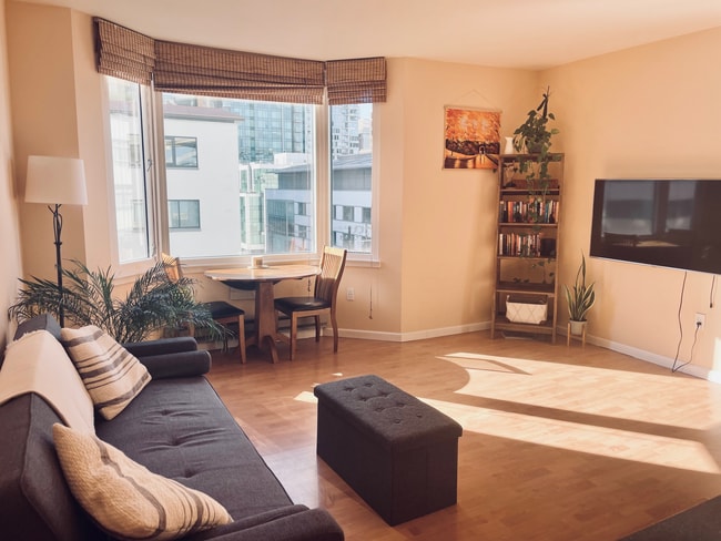 Living room - 201 Harrison St Apartment Unit 510