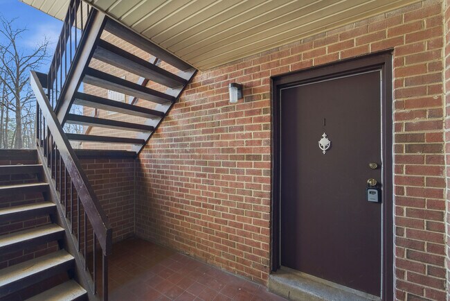 Photo - 113 Echelon Rd Unit 1