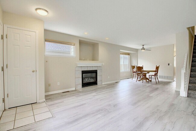 Photo - 2453 S Race St