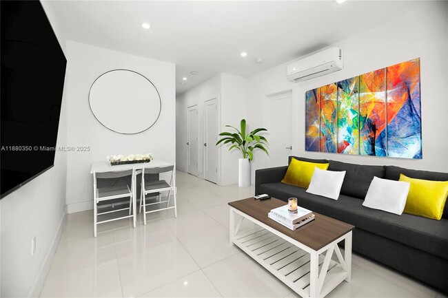 Photo - 733 Michigan Ave Unit 2