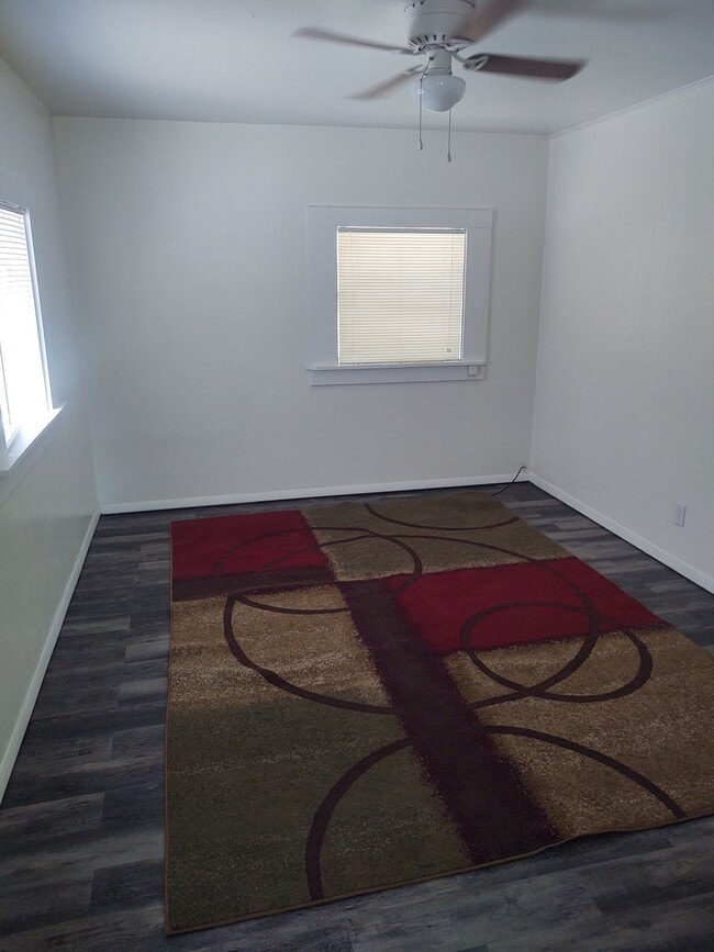 Photo - 1345 W 2nd St