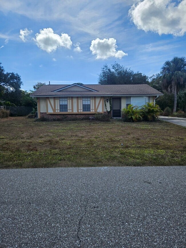 Photo - Single Family Home in Port Charlotte