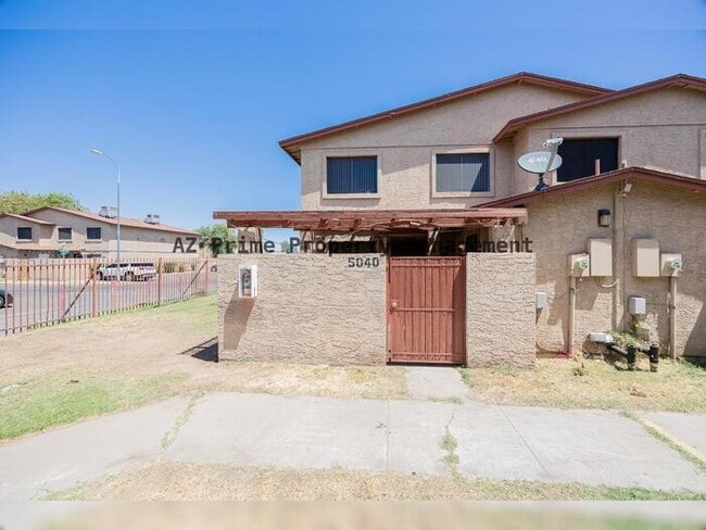 Photo - 5040 N 40th Ave