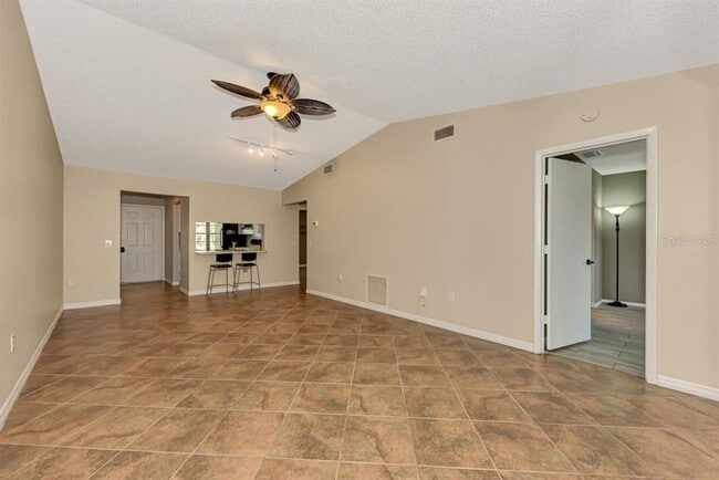 Photo - 5645 Summerside Ln Unit 40B