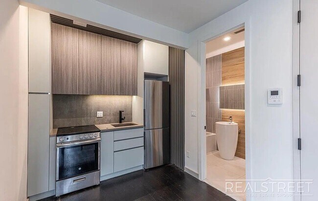 Photo - Spacious 2 Bed 2 Bath in Prospect Lefferts Gardens - Rooftop Access & More!